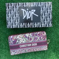 Christian Dior дамско портмоне дамски партфейл код 301, снимка 2 - Портфейли, портмонета - 40993471