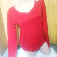Нова Червена изчистена блуза с 3 копченца за декорация М, снимка 1 - Блузи с дълъг ръкав и пуловери - 34273660