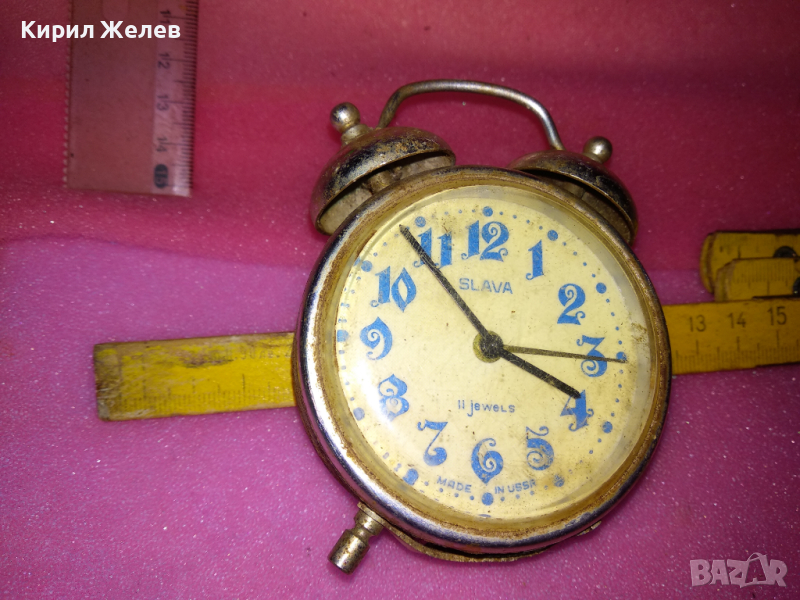SLAVA MADE in USSR Стар КОЛЕКЦИОНЕРСКИ РУСКИ БУДИЛНИК МЕХАНИЧЕН НАСТОЛЕН ЧАСОВНИК СЛАВА СССР 26477, снимка 1