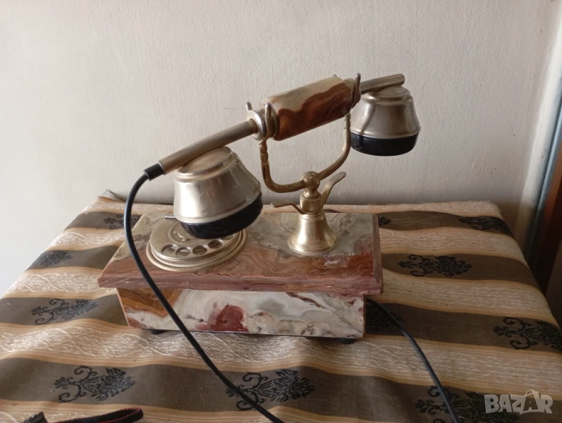 Настолен телефон за декорация винтидж, снимка 1