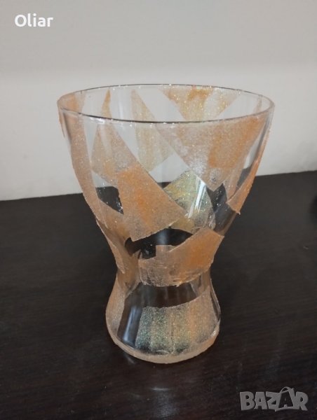 красива ваза стъкло с релефни орнаменти. , снимка 1