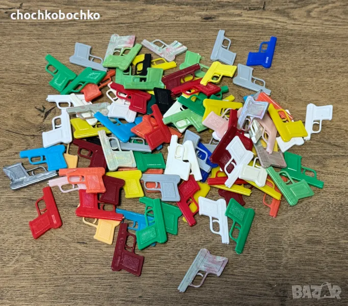 100 бр. Стари Соц. Играчки Фигурки моделчета пистолет пистолети, снимка 1