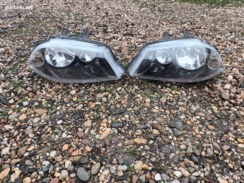 ляв и десен двусекционен фар за сеат ибиза SEAT IBIZA, снимка 1