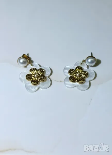 Обеци - златни, цветя, акрил, перли., снимка 1