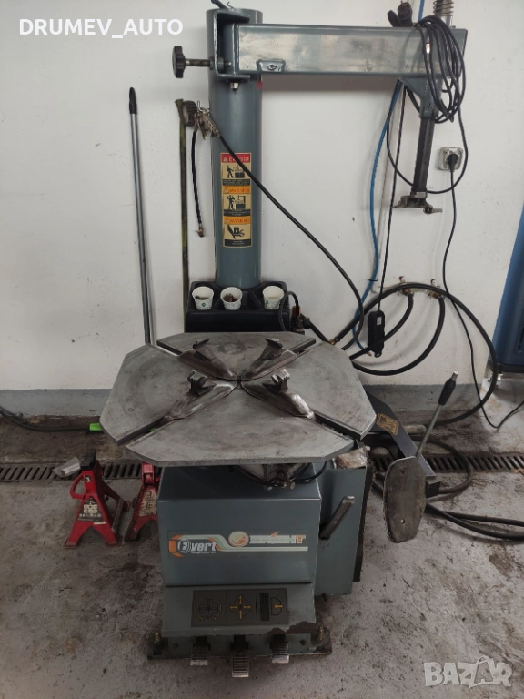 Продавам машини за демонтаж, монтаж и баланс на гуми, снимка 1