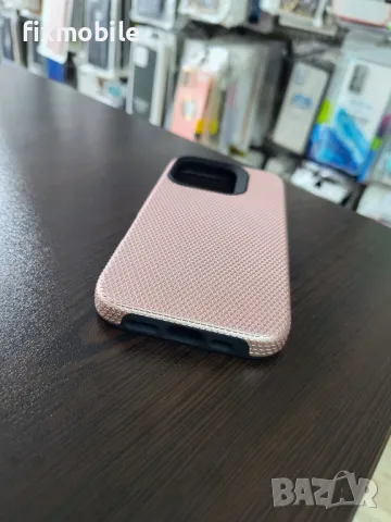 Apple iPhone 16 Pro Висококачествен кейс Vmax Triangle case, снимка 5 - Калъфи, кейсове - 49726397