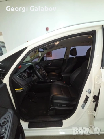 Kia Carens TOP Екстри Реален пробег и 6 месеца гаранция!!!, снимка 12 - Автомобили и джипове - 53107428