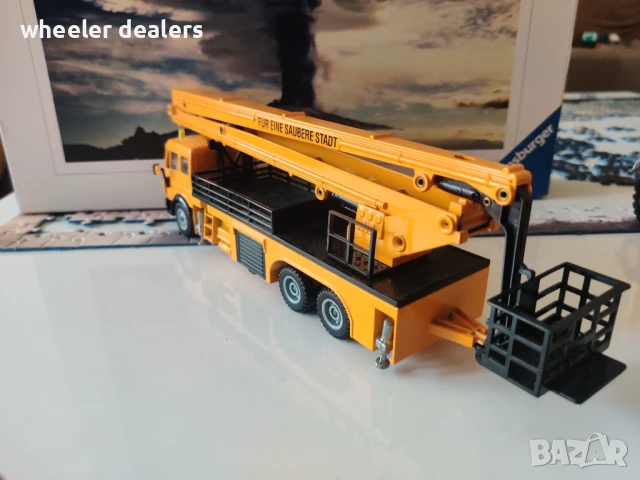 Метална количка SIKU Камион Вишка Mercedes LKW, снимка 3 - Колекции - 50835909