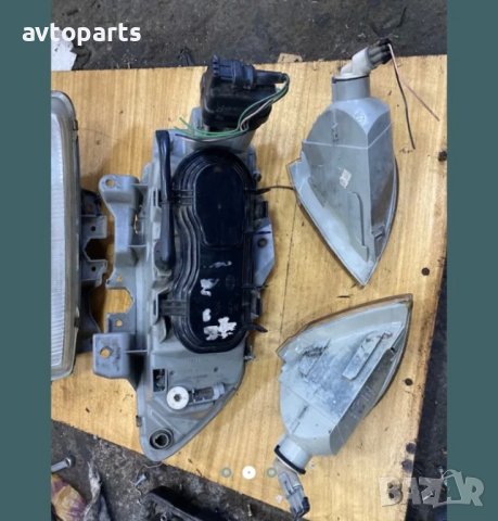 Renault laguna 1998година Десен фар и мигач, снимка 2 - Части - 40458516