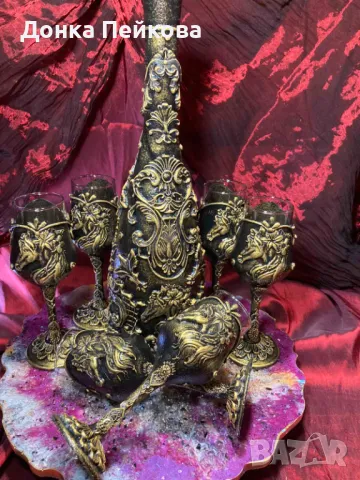 Сервиз за аперитив от шест чаши и бутилка в злато, снимка 3 - Сервизи - 47658060