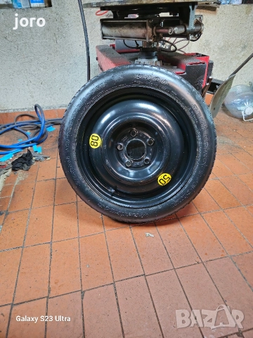 Патерица Hyundai IX20 пълен комплект , снимка 2 - Гуми и джанти - 52859779