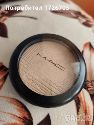 Хайлатър пудра MAC, снимка 2 - Козметика за лице - 52185527