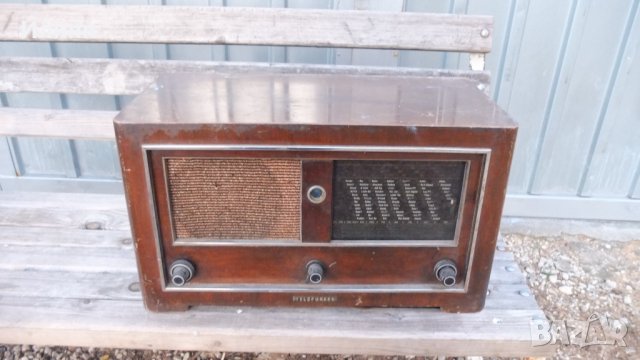 Радио-радиоприемник , снимка 1 - Антикварни и старинни предмети - 38980800