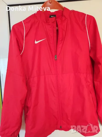 Яке Nike ветровка , снимка 5 - Детски якета и елеци - 55792023