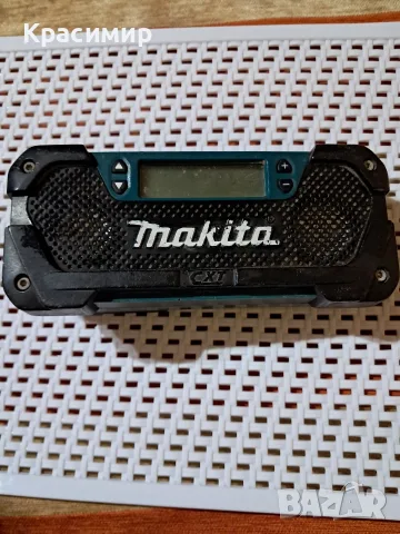 Акумулаторно радио Makita MR052 (12V max CXT) , снимка 3 - Радиокасетофони, транзистори - 55710452