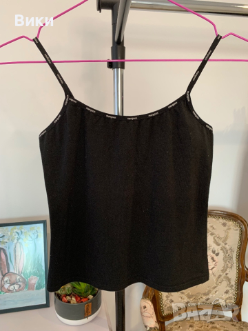 Дамски топ в размер М, но е подходящ за S, снимка 4 - Корсети, бюстиета, топове - 44927238