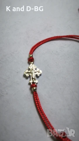 Гривна против уроки. гривничка от червен конец и сребърни елементи пробва 925