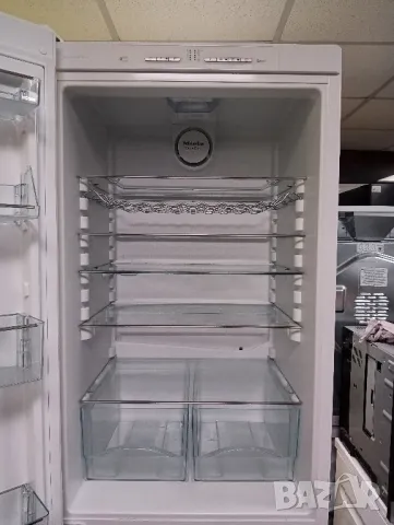 Като нов комбиниран хладилник с фризер Miele No frost Made in Germany 2 години гаранция!, снимка 3 - Хладилници - 48872976