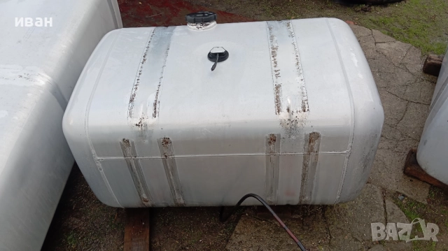 Резервоари от Ивеко и Мерцедес , снимка 7 - Камиони - 52080444