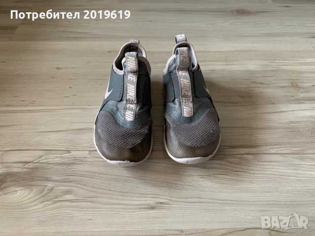 Маратонки за момиче Nike - 30 номер, стелка: 19 см, снимка 2 - Детски маратонки - 50608527