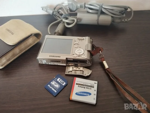 Камера SAMSUNG Digimax i6 PMP Limited Special Edition, снимка 2 - Фотоапарати - 56152040