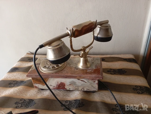 Настолен телефон за декорация винтидж