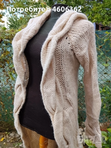 ръчно изработена жилетка с качулка, снимка 3 - Жилетки - 52117002