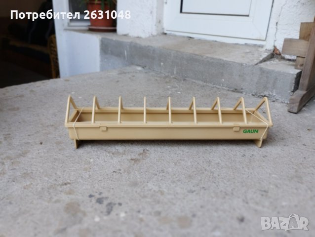 пластмасова хранилка 50см за кокошки пилета и гълъби, снимка 1