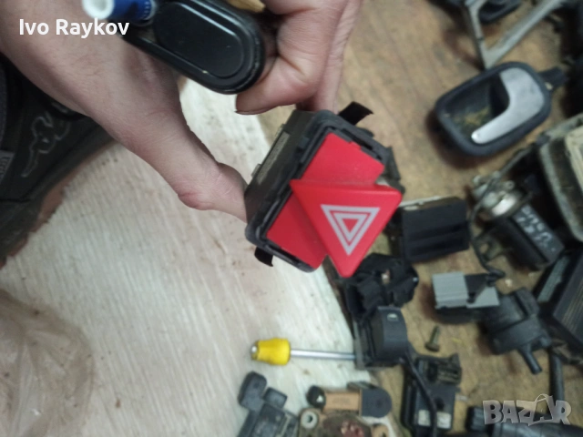 ключ за аварийни ,  мигачи за AUDI A6 C5 , V10-73-0132 VEMO