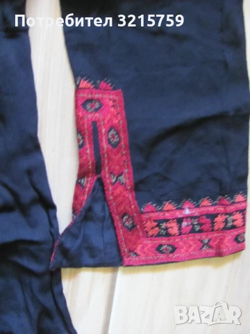 Красива Копринена Рокля, ръчна бродерия , фолк мотиви, снимка 7 - Антикварни и старинни предмети - 50929289