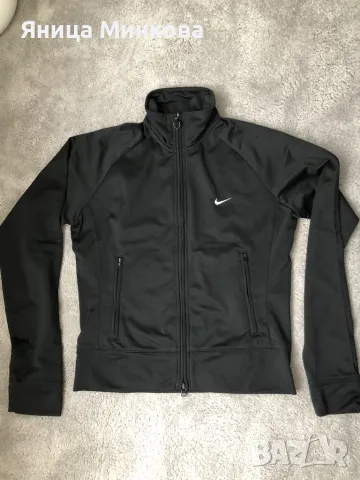 Дамска горница NIKE, снимка 3 - Спортни екипи - 47270449