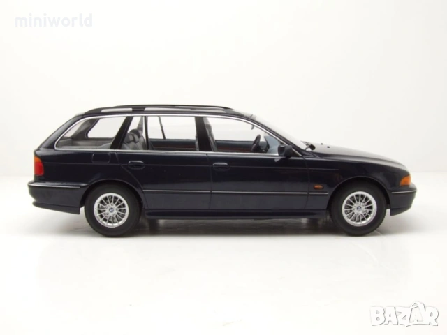 BMW 5er Touring Kombi E39 1998 - мащаб 1:18 на Triple9 моделът е нов в кутия, снимка 4 - Колекции - 53561125