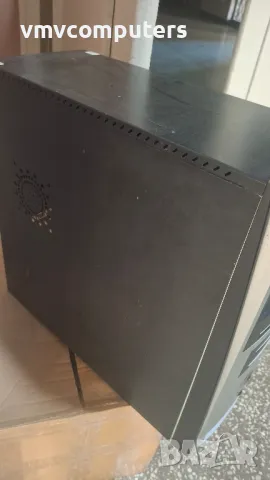 Продавам голяма кутия за компютър, снимка 4 - Захранвания и кутии - 42220257