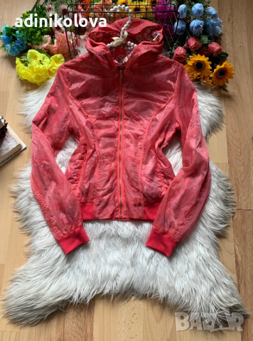 Розово яке ветровка, снимка 1