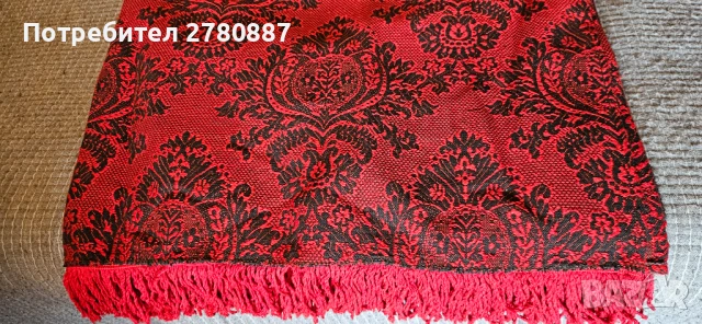 Ретро червена кувертюра, Битова , вълнена, тъкана постелка, покривка с ресни, снимка 2 - Антикварни и старинни предмети - 50724548