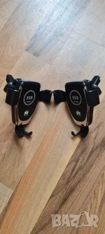 Стойки за кола с безжично зареждане 