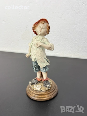 Италианска фигура на Джузепе Армани - „Пеещото момче“ №7959