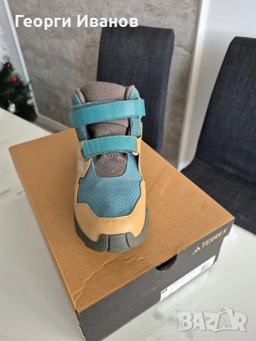 Обувки, маратонки с лепенки, снимка 6 - Маратонки - 52909943