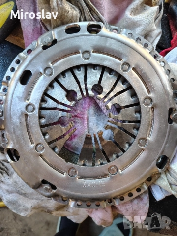 Притискателен Диск и Феродов диск за 1.9 105кс Фолцфаген Транспортер Т5