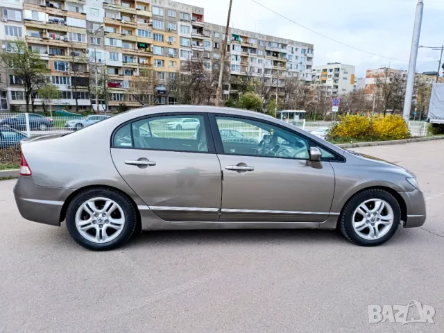 Honda Civic VIII Sedan Hybrid IMA, снимка 8 - Автомобили и джипове - 49998087
