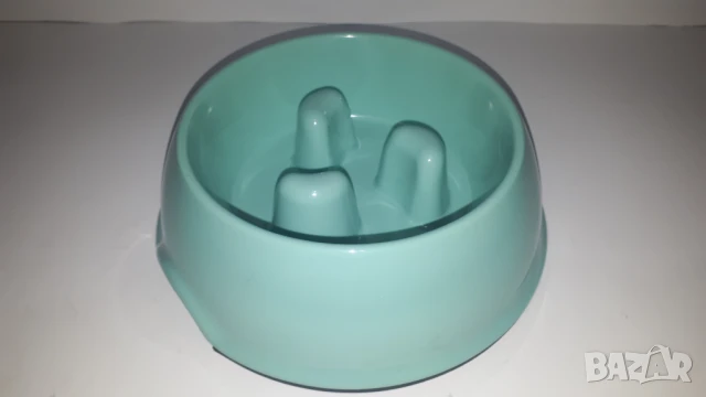 Купа за хранене на куче, против прекалено бързо хранене.