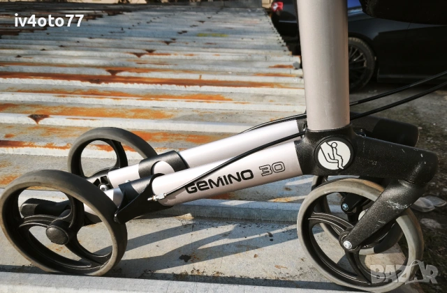 Сгъваема Професионална Проходилка Gemino 30 за възрастни и болни хора, снимка 11 - Инвалидни колички - 53667573