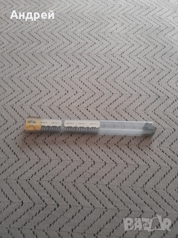 Цифров индикатор Kingbright SA36-11SWRA