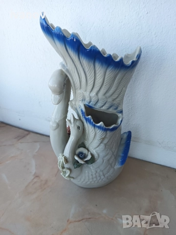 Порцеланова ваза с лебеди, снимка 8 - Вази - 51736474