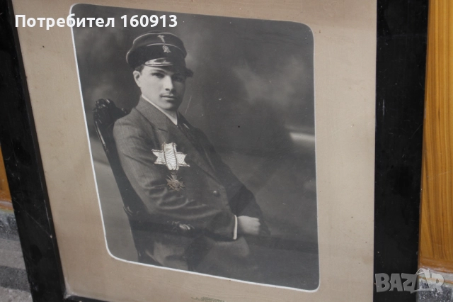 Войнишки кръст за храброст в старинна дървена рамка със снимка., снимка 2 - Антикварни и старинни предмети - 52056490