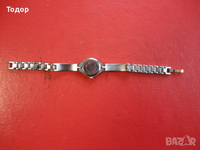 Дамски швейцарски часовник Gucci, снимка 4 - Дамски - 50459663