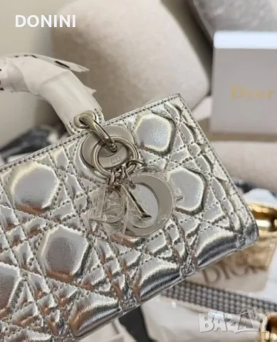Christian Dior Дамска чанта, кожа, снимка 6 - Чанти - 56339768