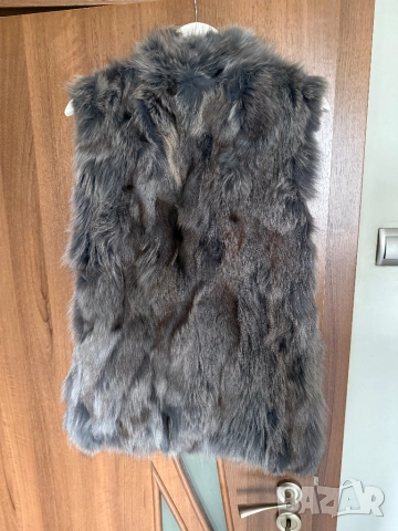 дамски елек с косъм, снимка 2 - Елеци - 51995189