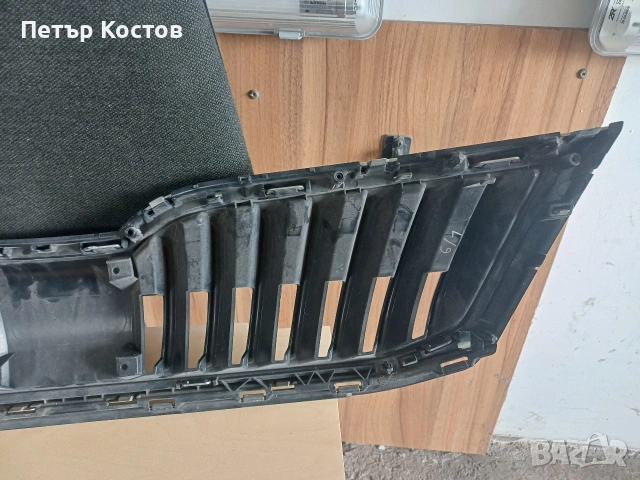 Предна Решетка грил Октавия 3, снимка 5 - Части - 53572902