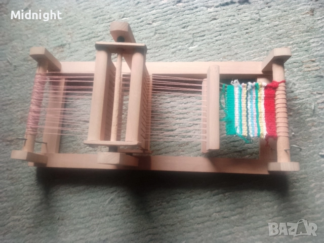 Детска играчка-стан за тъкане